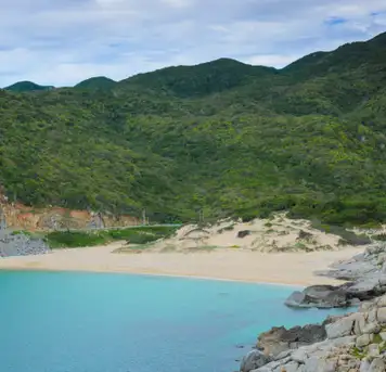 Bãi biển Bình Tiên (Binh Tien Beach)