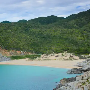 Image related to Bãi biển Bình Tiên (Binh Tien Beach)