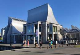 IgluCruise.Application.ViewModels.Shared.WebImageViewModel?.Description