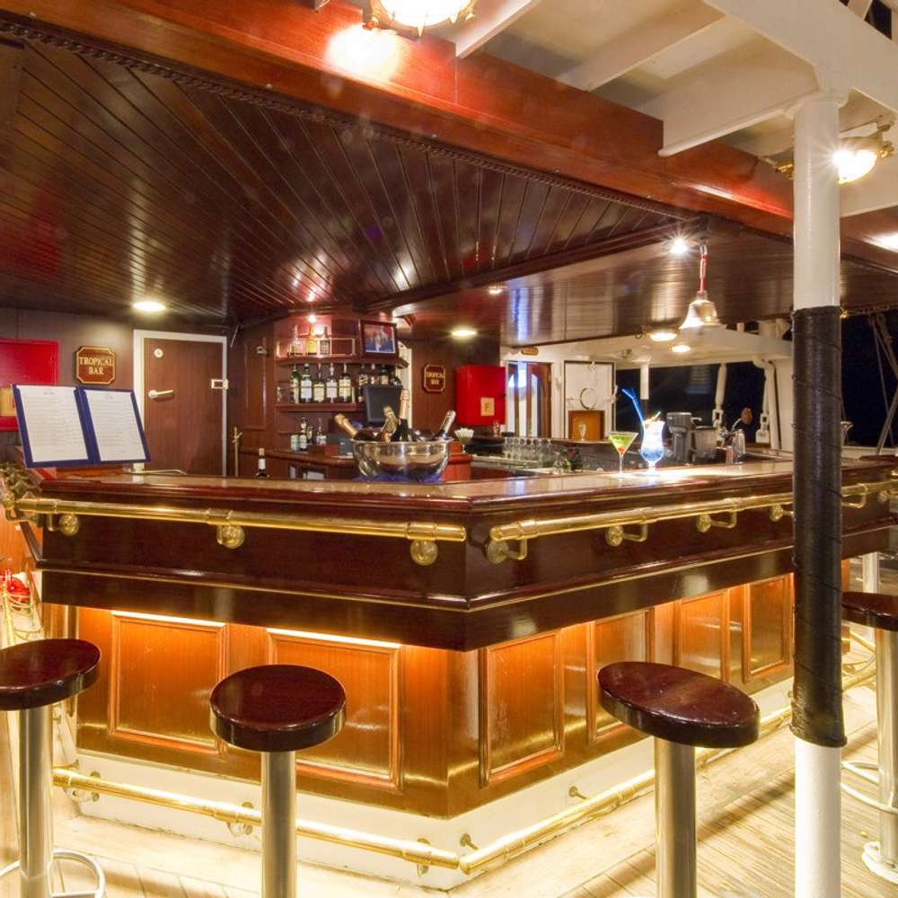 Tropical Bar