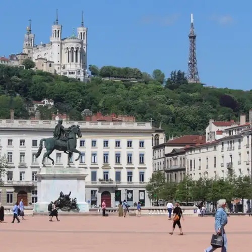 Image related to Place Bellacour