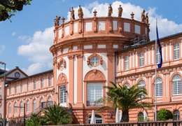 IgluCruise.Application.ViewModels.Shared.WebImageViewModel?.Description