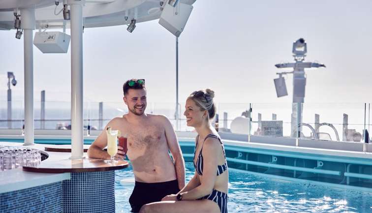 Swim-Up Bar