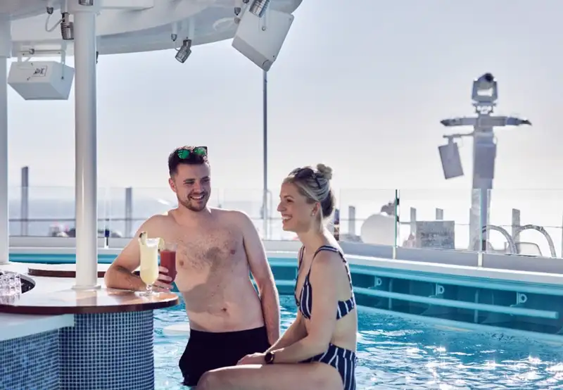 Swim-Up Bar