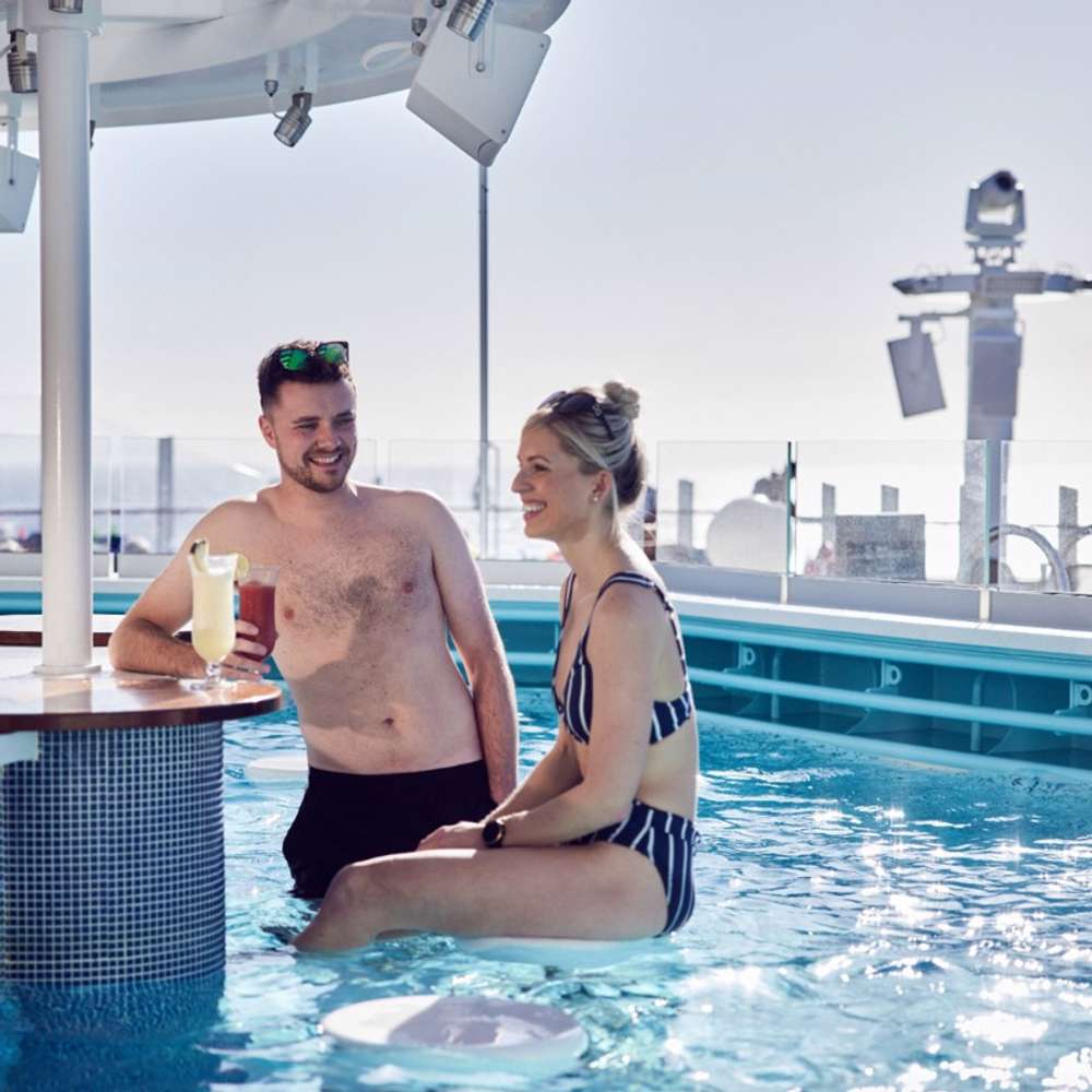Swim-Up Bar