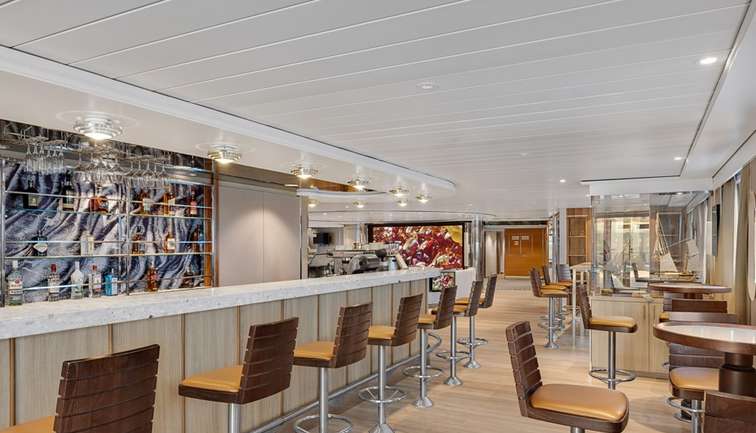 Lounge Bar
