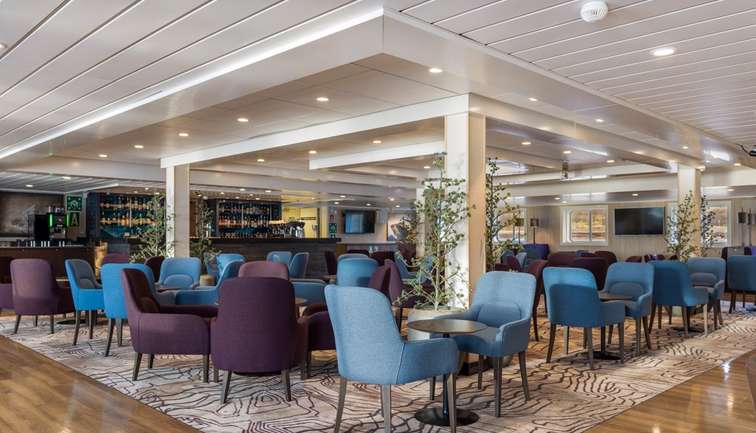 Explorer Lounge
