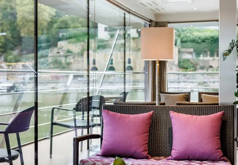 Club Lounge