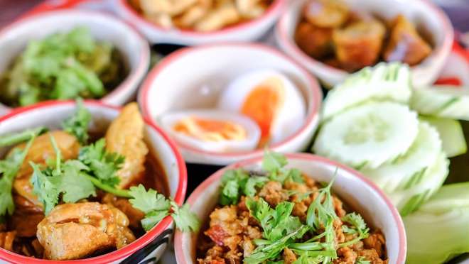 Enjoy a Cultural Khantoke Dinner in Chiang Mai