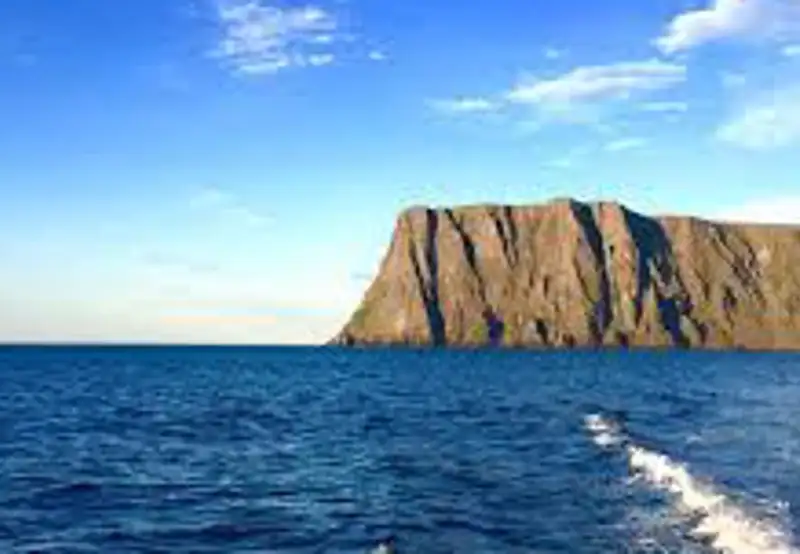 Go to the North Cape Plateau