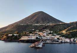 IgluCruise.Application.ViewModels.Shared.WebImageViewModel?.Description