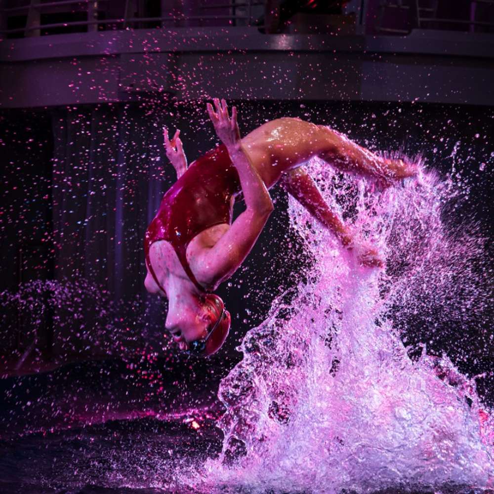 AquaTheater acrobatics