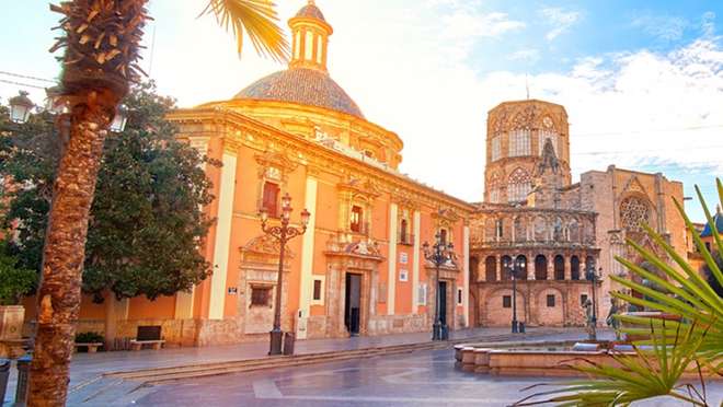 Experience Valencia’s Vibrant Spirit