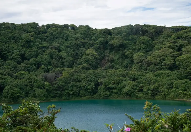 Hike to Darwin Lake