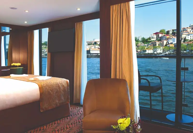 Deluxe Balcony Suite