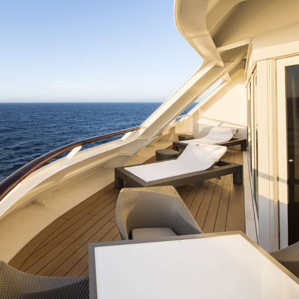 Club World Balcony