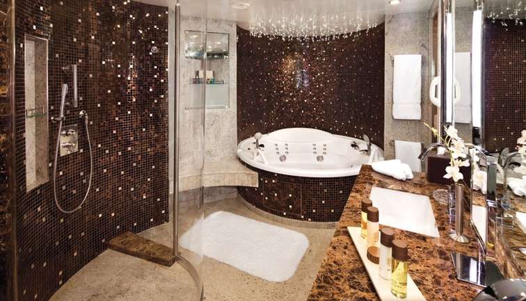 Wintergarden Suite Bathroom