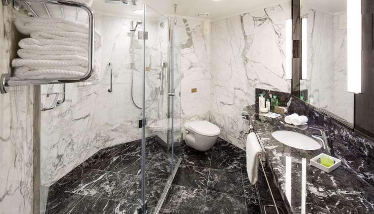 Vista Owner Suite Bathroom