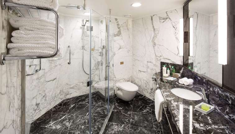 Vista Owner Suite Bathroom