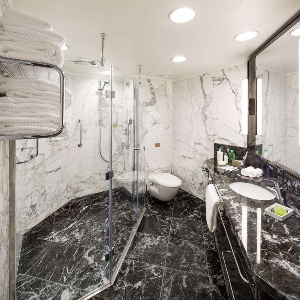 Vista Owner Suite Bathroom