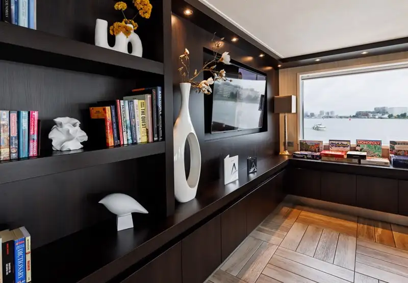 Club Lounge