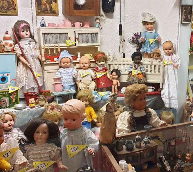 Puppen und Uhrenmuseum (Doll and Clock Museum)