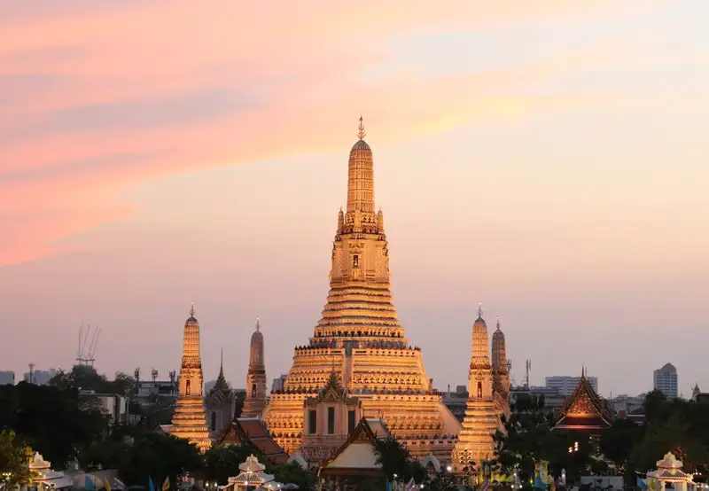 Wat Arun (Temple of Dawn)