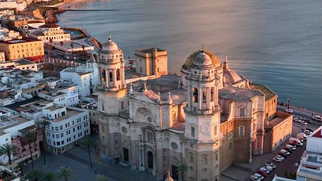 Cádiz (tours to Seville)