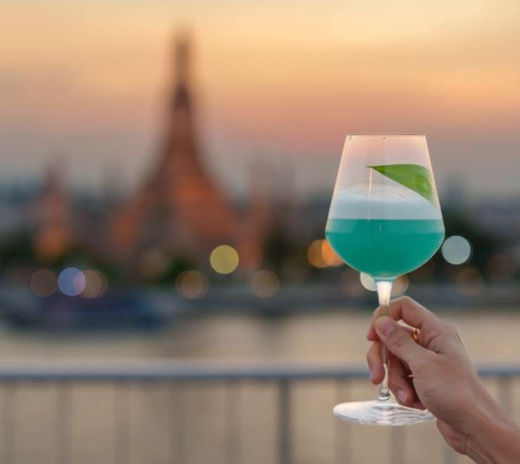 Bangkok - Chao Phraya River Rooftop Bar & Cocktail