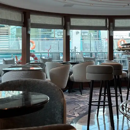 Lounge Bar