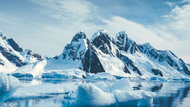 Antarctic Experience (Scenic Cruising)