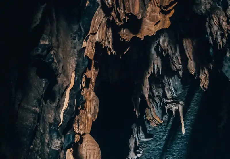 Dau Go Cave