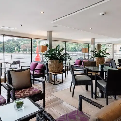 Club Lounge