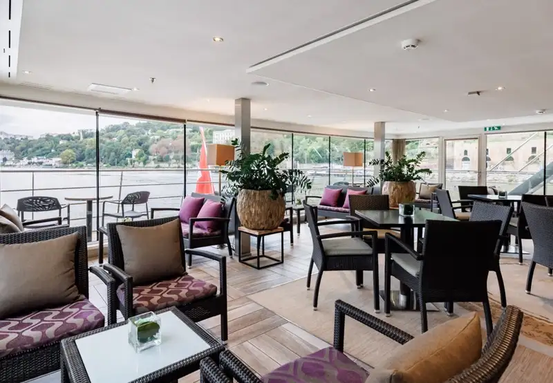 Club Lounge