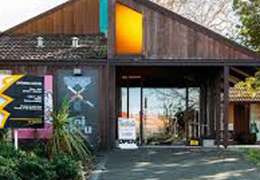 IgluCruise.Application.ViewModels.Shared.WebImageViewModel?.Description