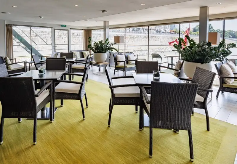 Club Lounge