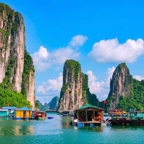 Photo overview of Ha Long Bay