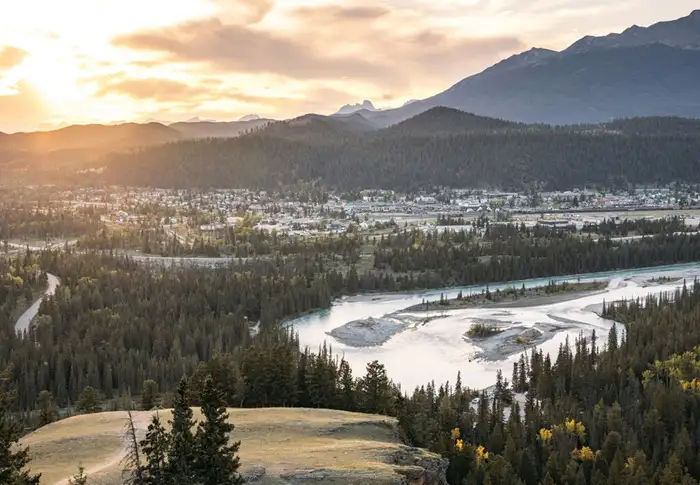 Photo of Day 4-5: Jasper Hotel Stay - 1 Night