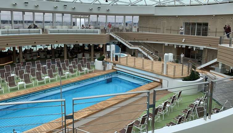 P&O Iona Swimming Pools - Skydome