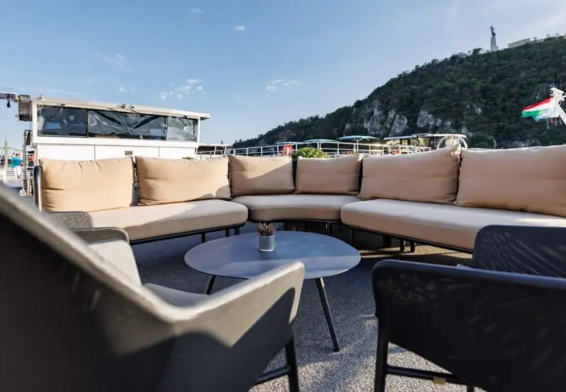 Sky Lounge