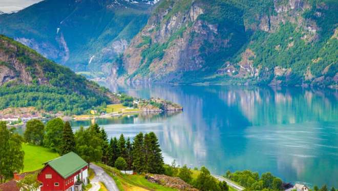 Aurlandsfjord (Scenic Cruising)