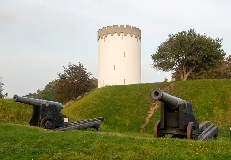 Det Hvide Vandtårn (The White Water Tower)
