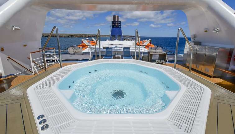 Whirlpool Hot Tub
