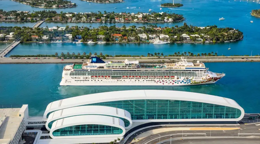 Image related to Norwegian Gem