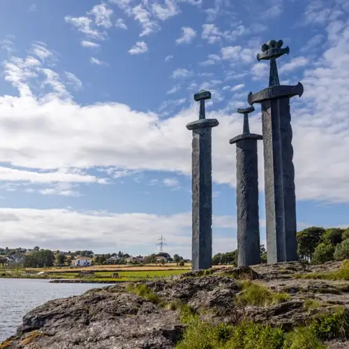 Image related to Image related to Sverd i fjell