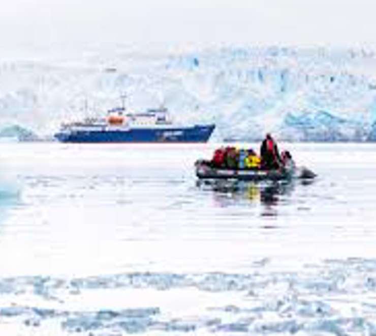 Cruise the Ice Fronts of Van Keulenfjorden