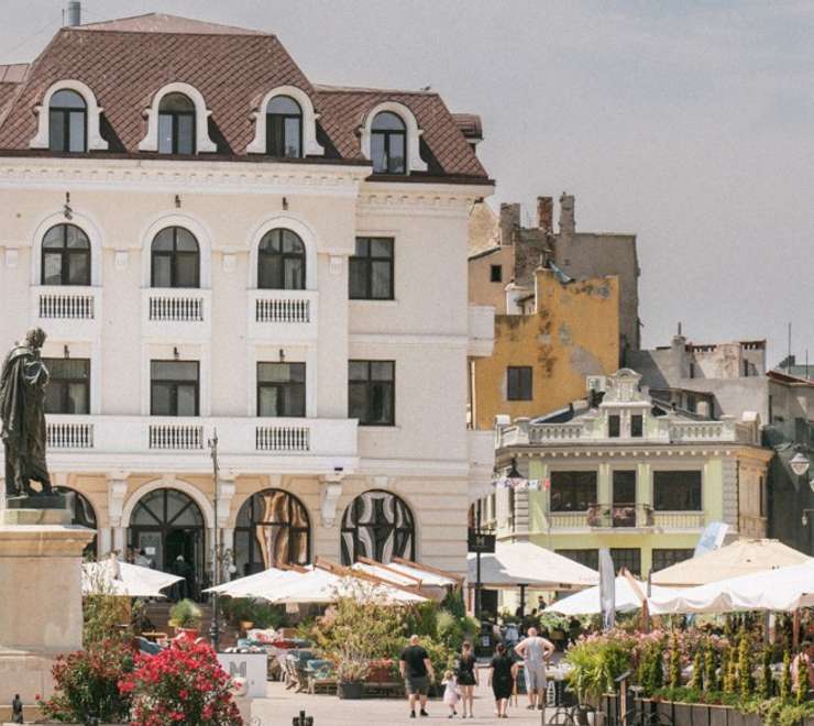 Ovid Square
