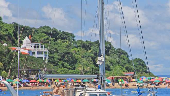 Escape to a tropical Panamanian archipelago of palm-fringed beaches and clear waters.