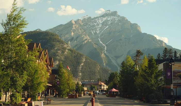 Calgary to Banff/Canmore