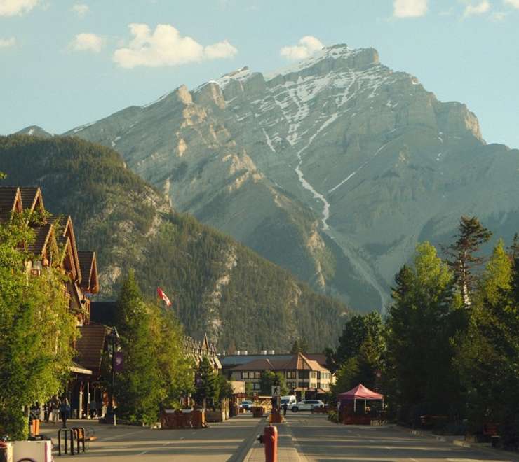 Calgary to Banff/Canmore